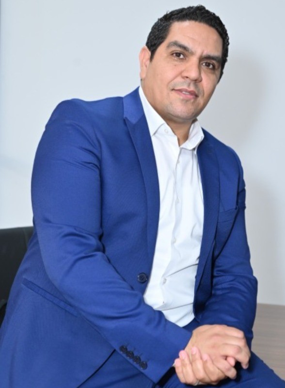 Portrait of Youssef Soulaim, entrepreneur and business transformation leader